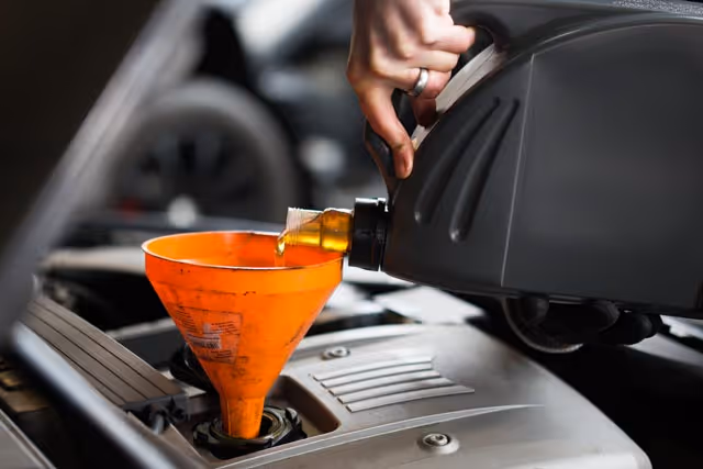 Öl Service in der Werkstatt